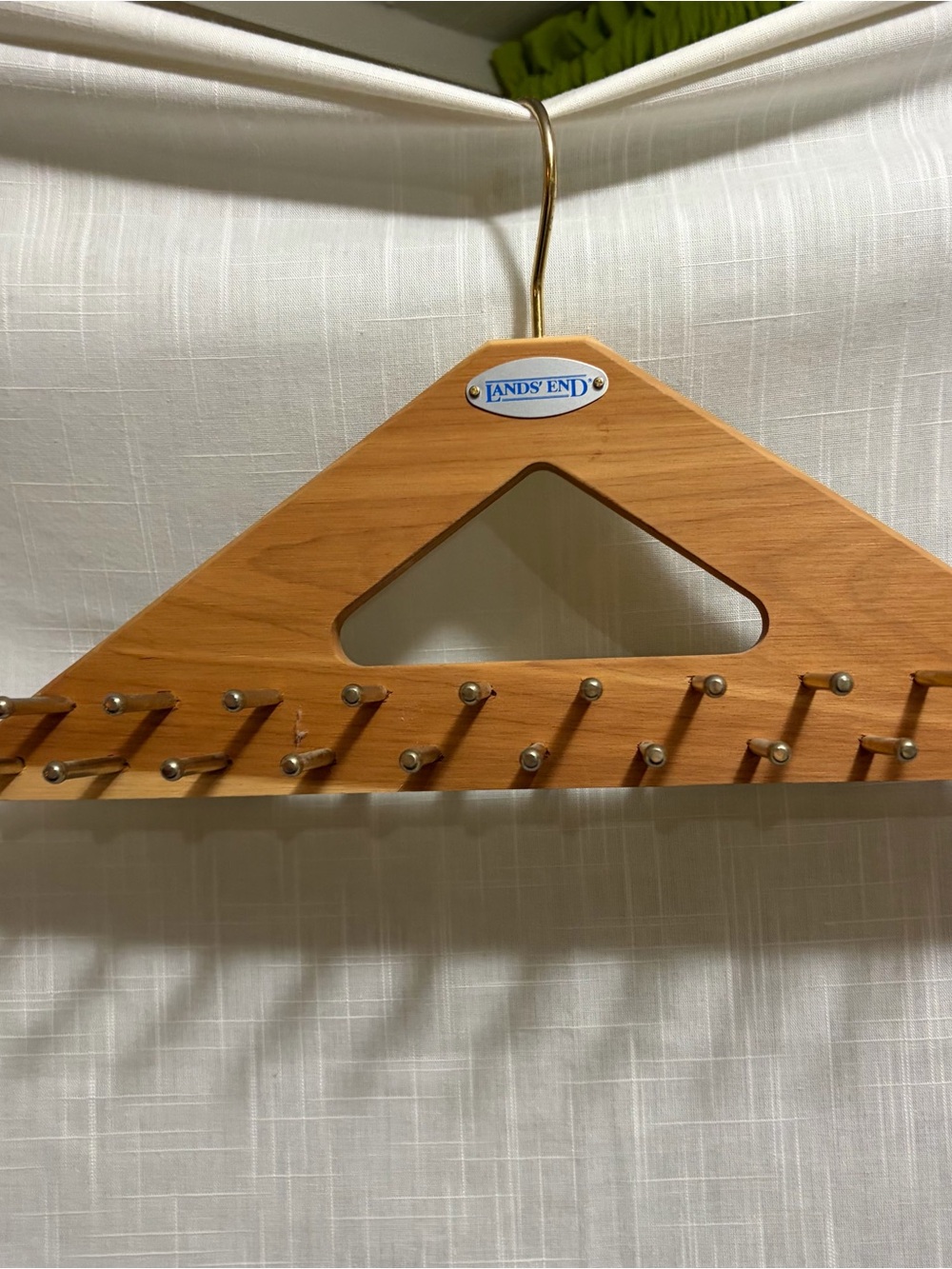 Lands' End tie rack